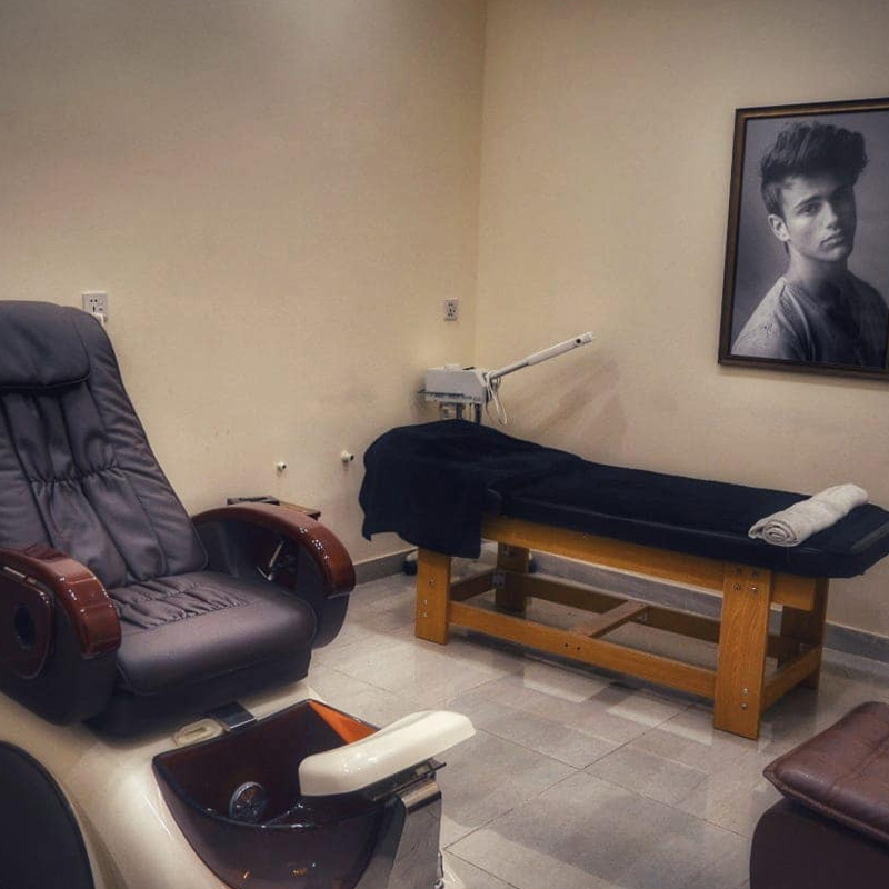 Revive - Men's Lounge photo 3