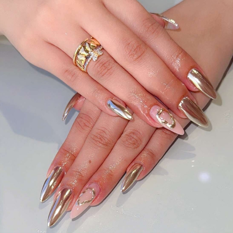 A The Salon photo 4