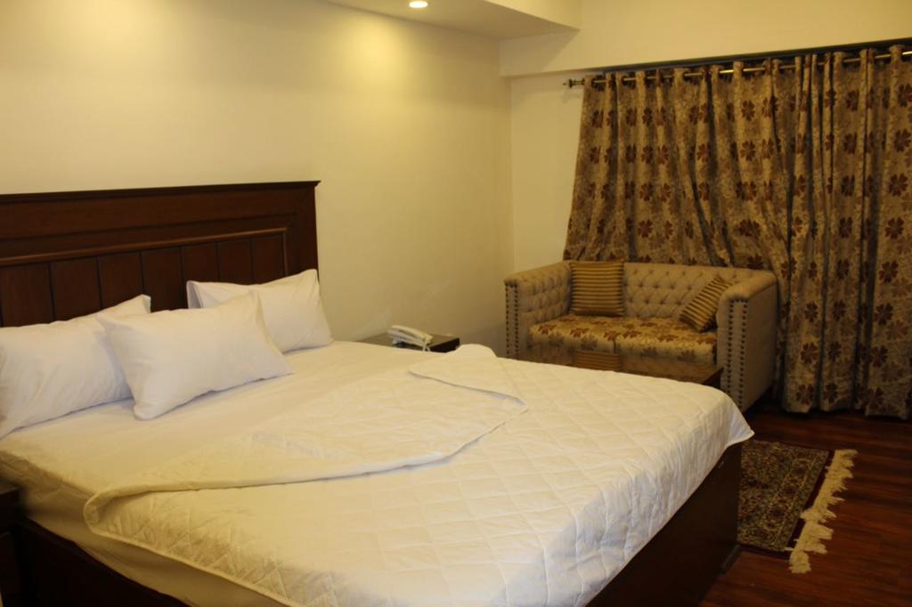 Diplomat Hotel photo 7