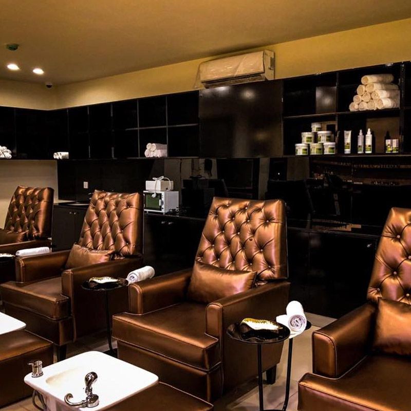 A The Salon photo 5