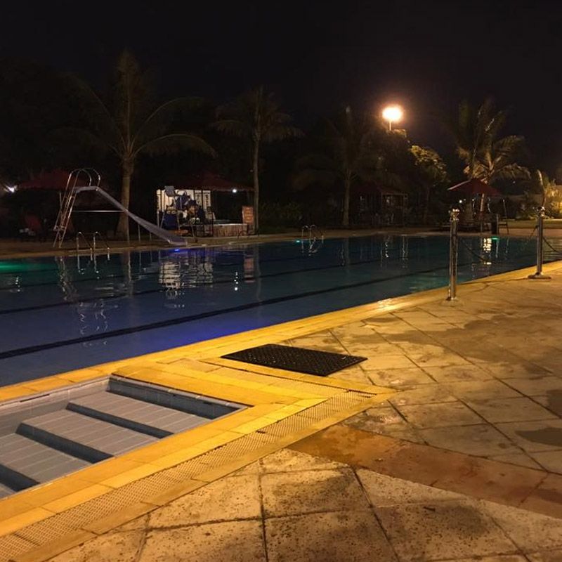 Pool Side BBQ - Ramada Plaza photo 5